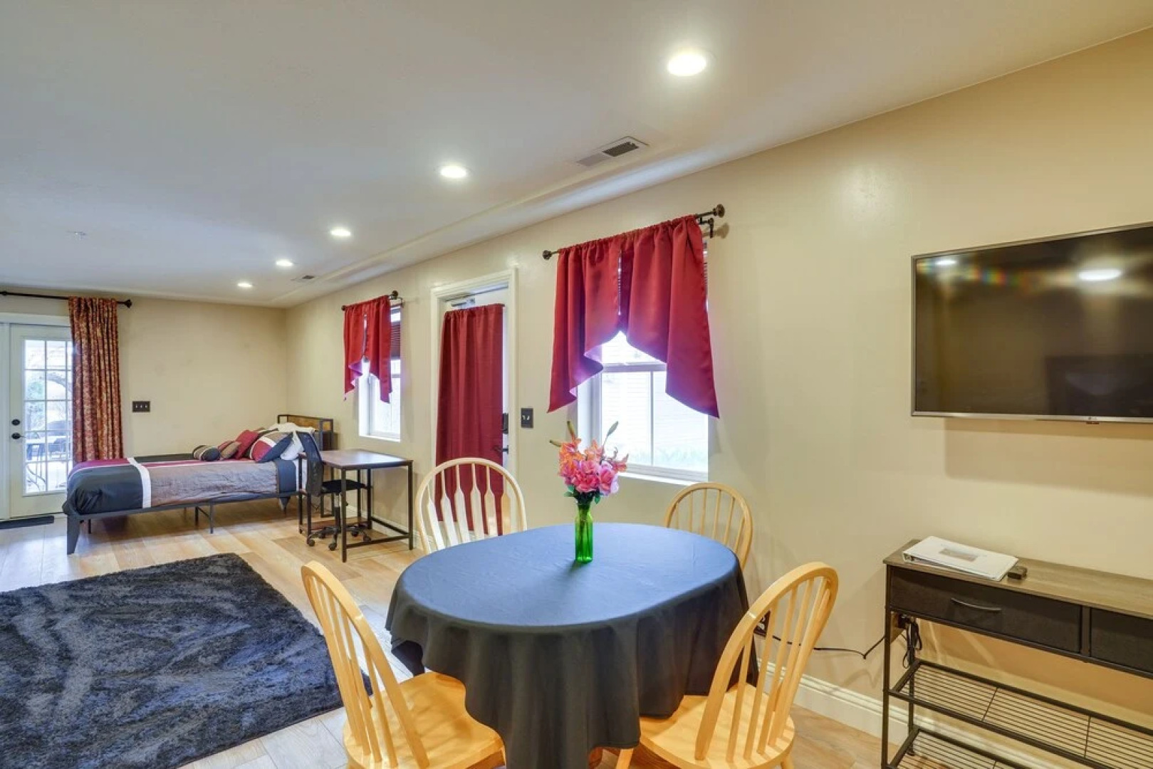 Convenient Cedar City Studio < Half-mi to Downtown