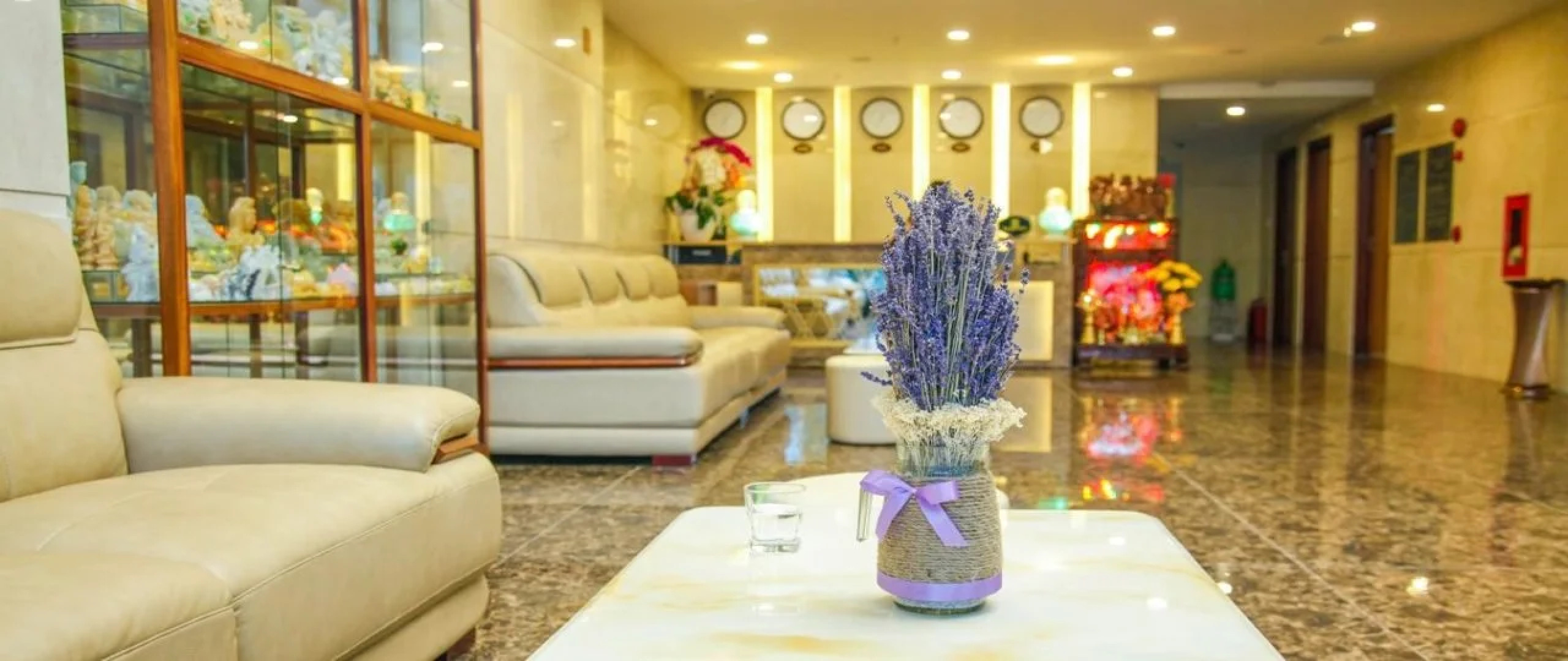 Lavender Riverside Hotel