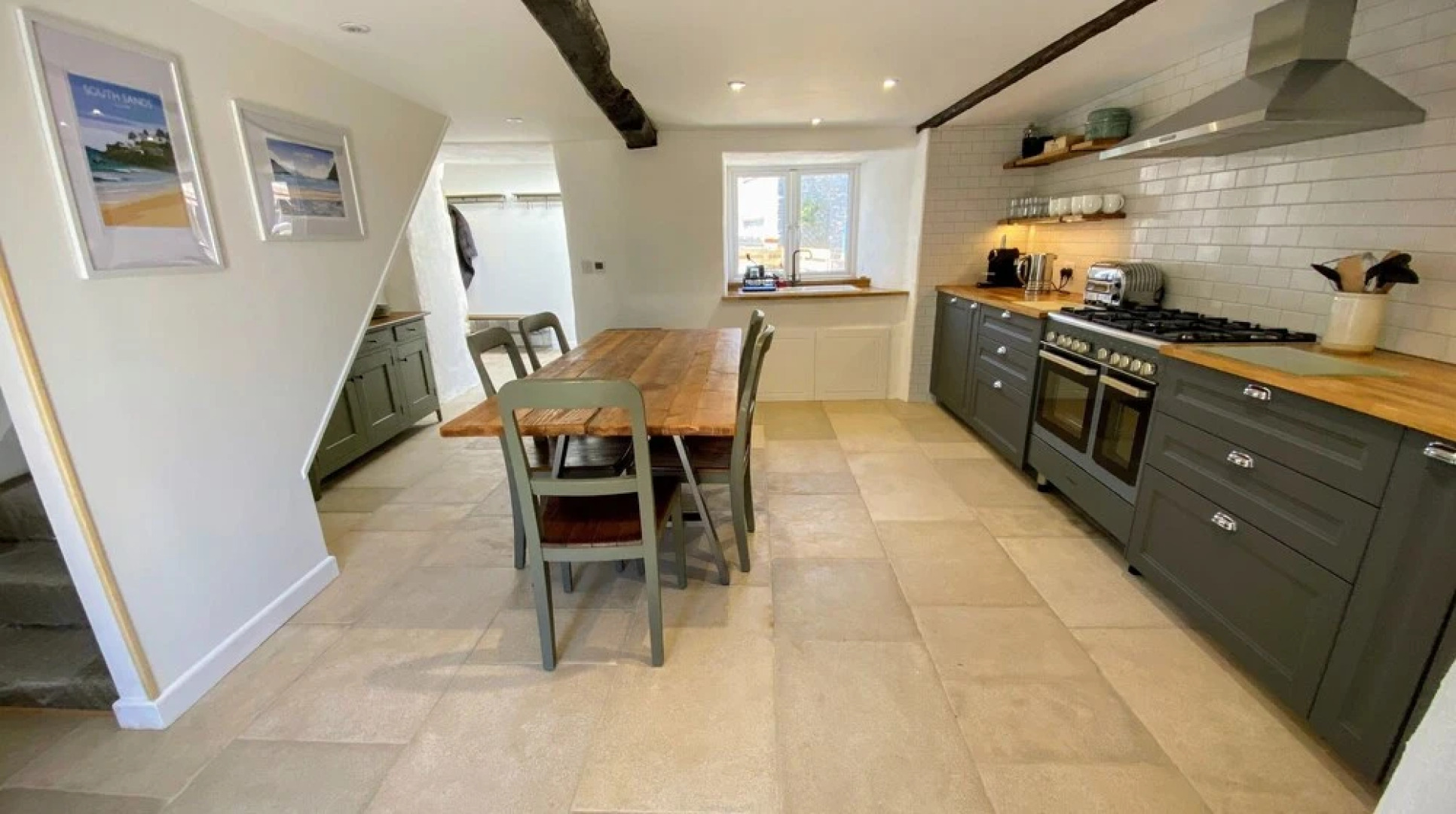 Beautiful Rural Cottage by the Coast