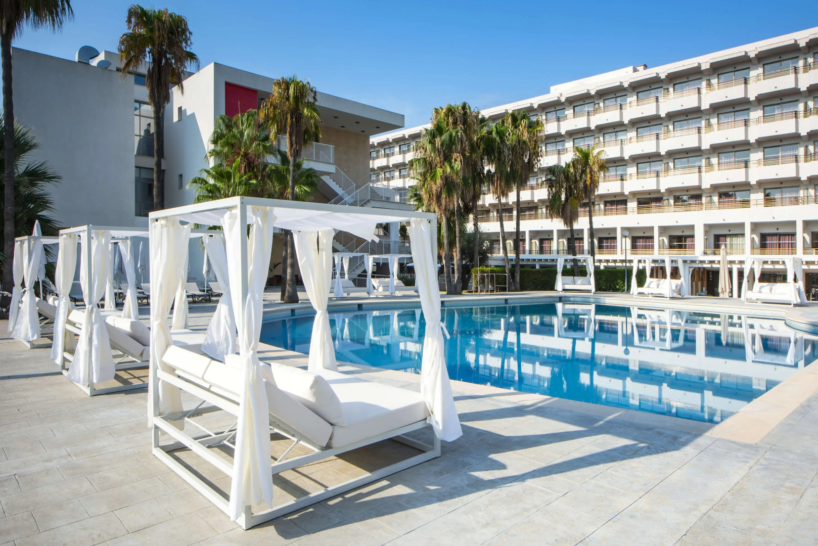 Отель Innside by Meliá Alcudia