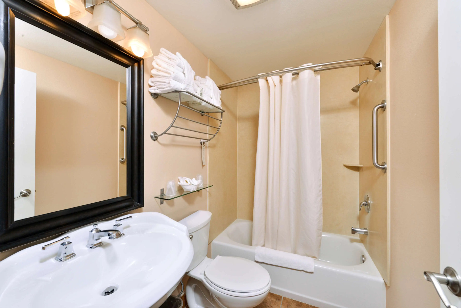 Dana Point Marina Inn