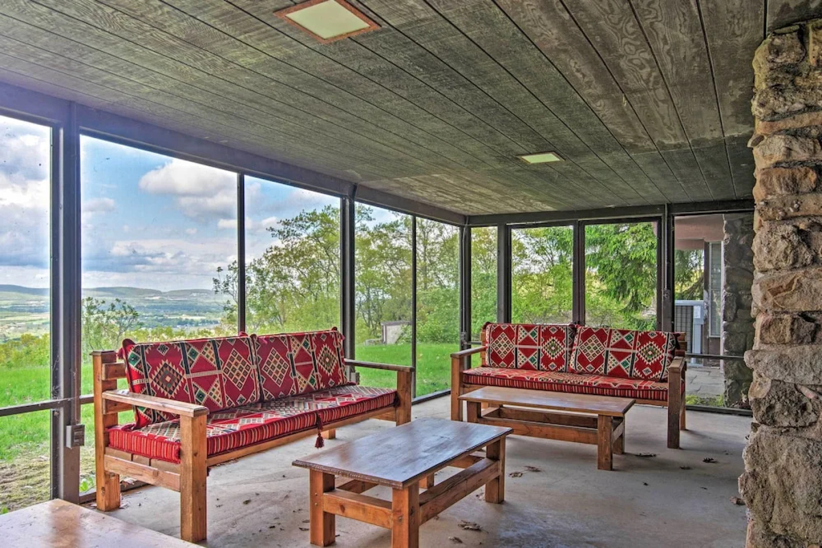 Hot Tub & Mtn Views: Expansive Hazleton Retreat