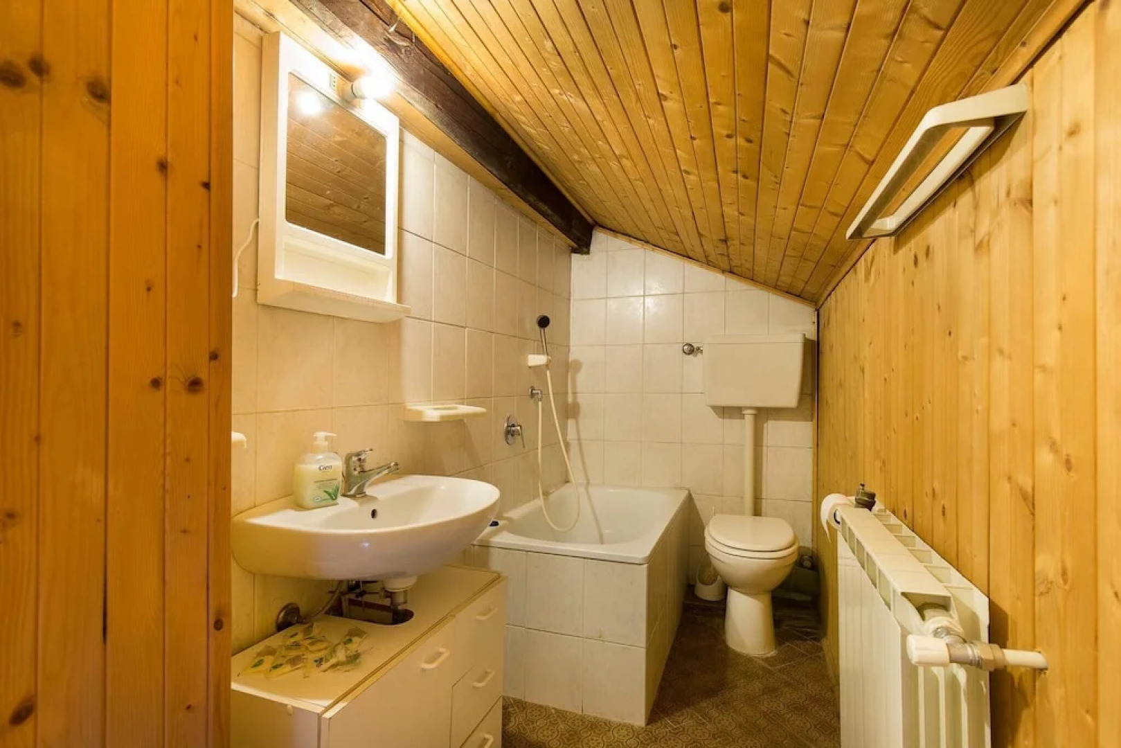 Four-room Apartment 15 Minutes From the Center of Milan