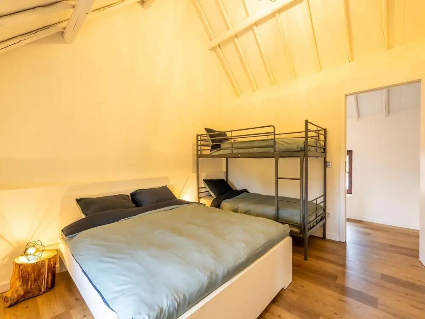 Lush Holiday Home in Vlaanderen With Private Pool