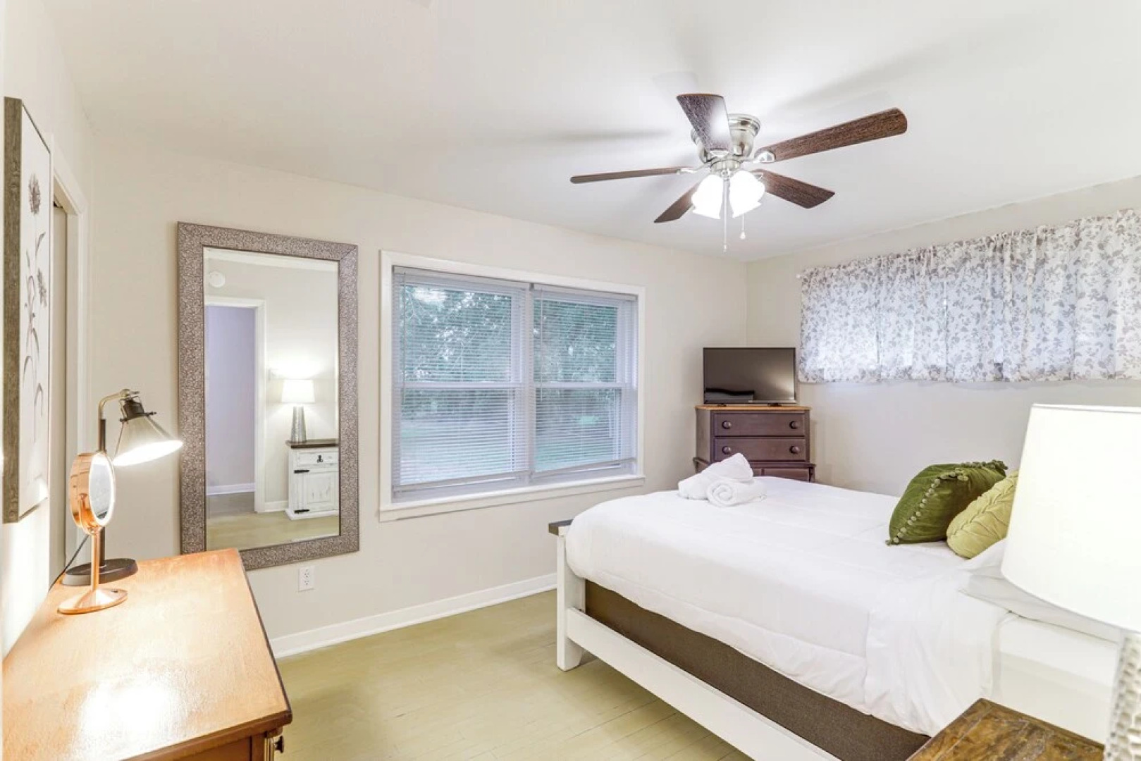 Lovely Tomball Home < 1 Mi to Dtwn + Pool Access!