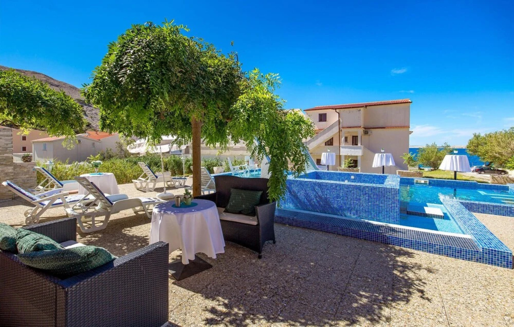 Beautiful Home in Metajna With Wifi and 14 Bedrooms