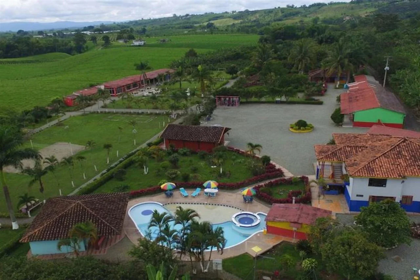 Hotel Campestre Tucanes