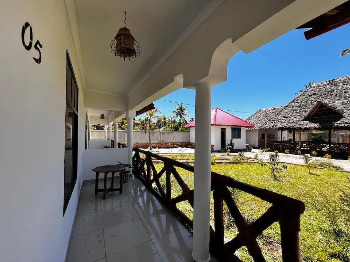 Balungi Bungalow & Restaurant