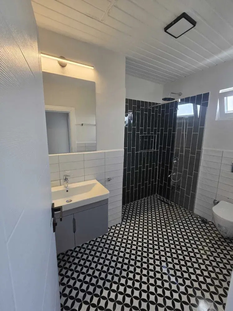 VILLA OLINDA 4 BED with huge garden