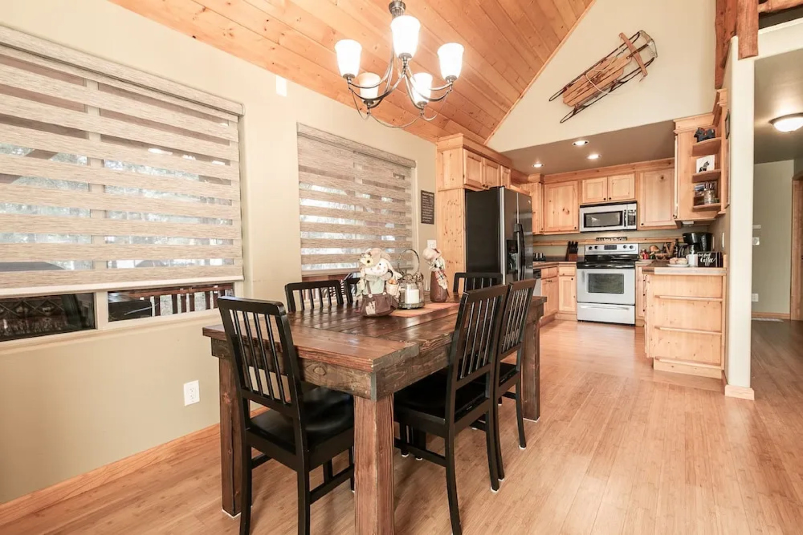 Tivoli Chalet Apartment 3 NW Comfy Cabins