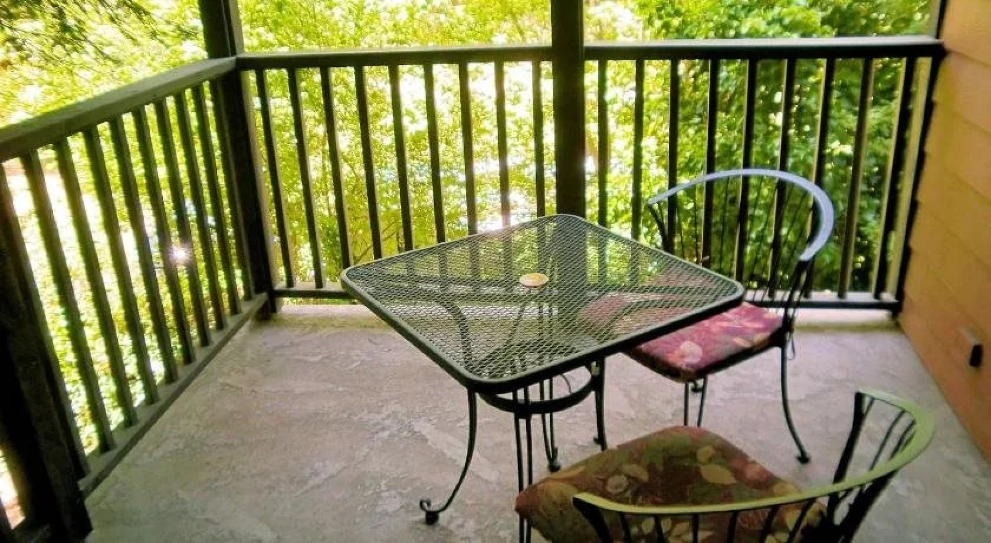 Creekside Inn & Resort