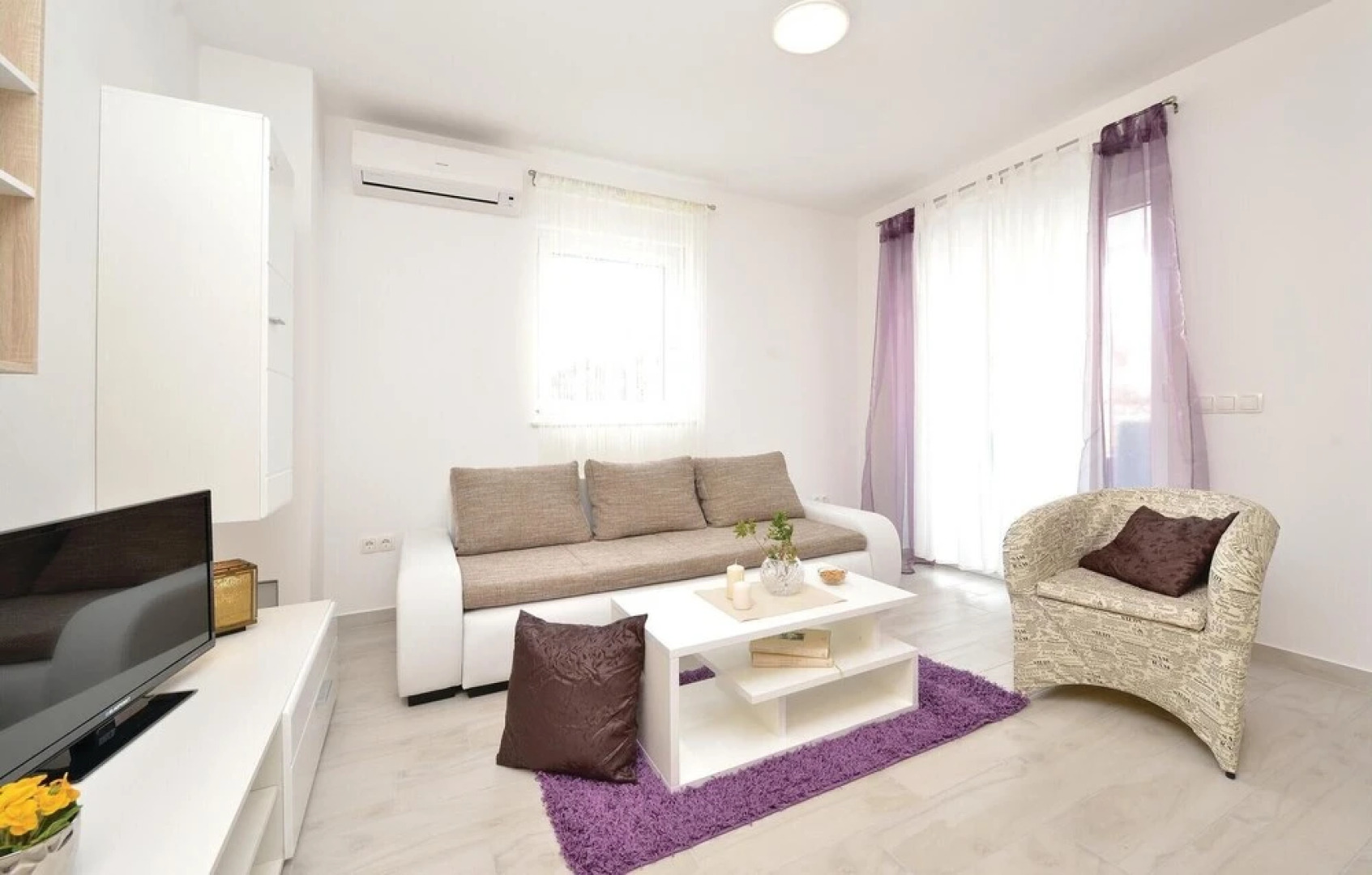 Nice Home in Vrsi-mulo With Wifi and 1 Bedrooms