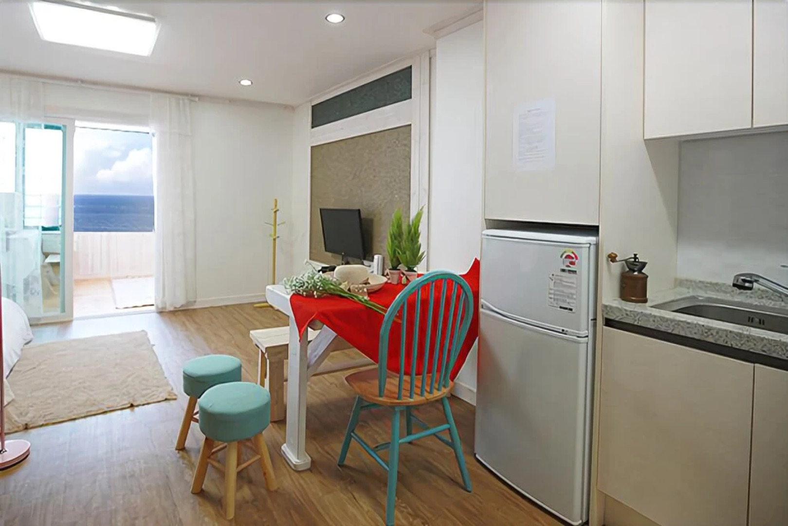 Donghae Marine Park Pension