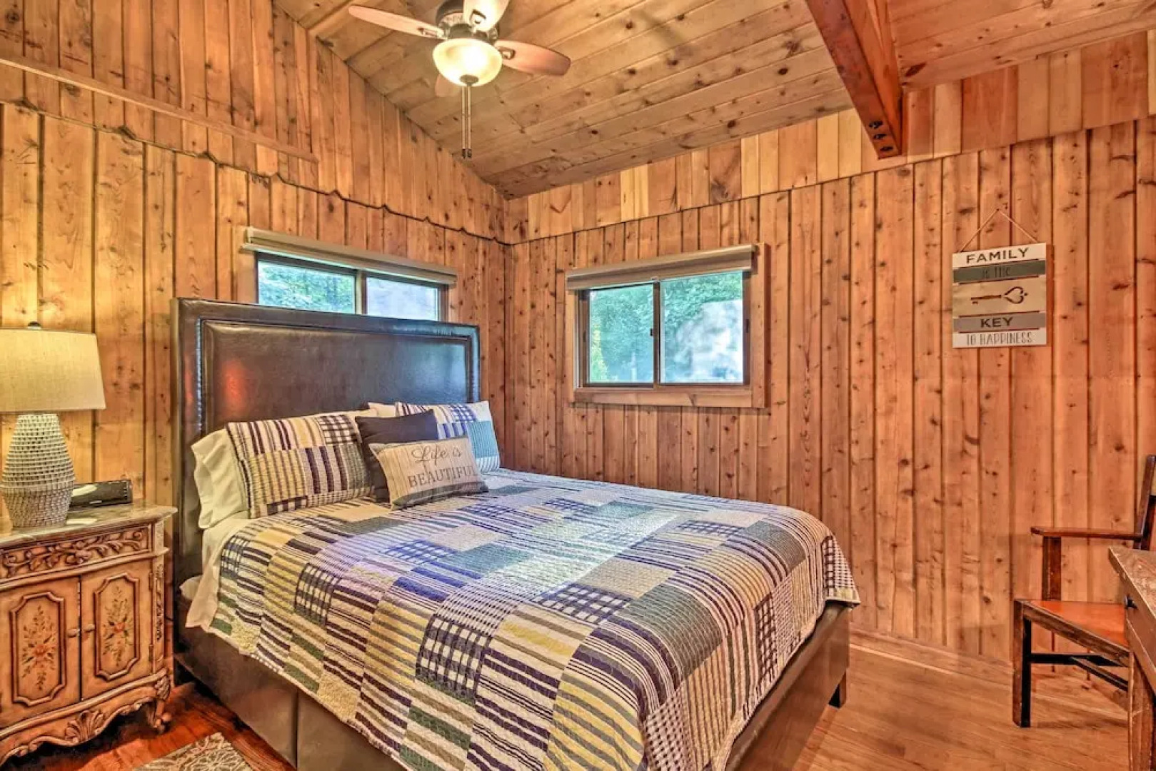 Secluded Stanardsville Cabin w/ 10 Acres & Hot Tub
