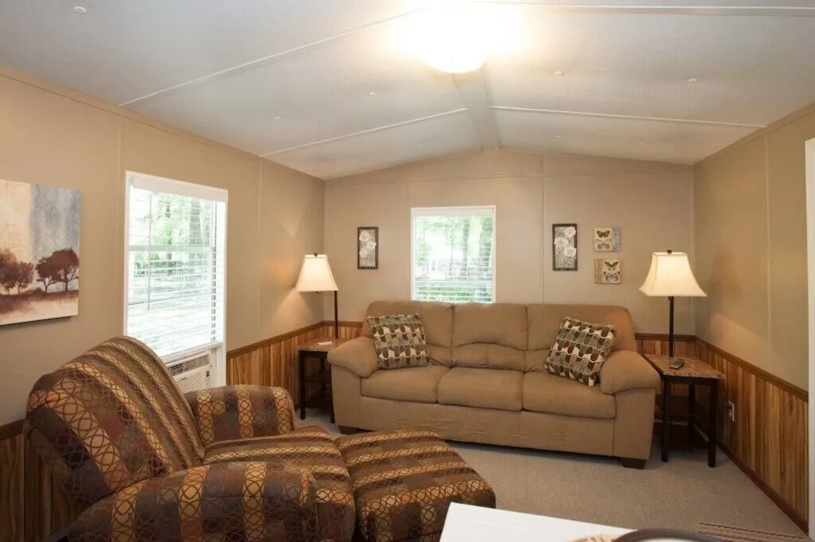 Pet Friendly #1 1 Bedroom Cottage