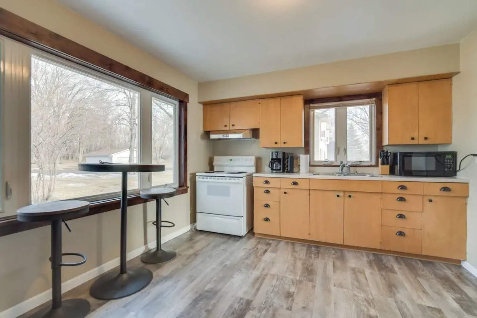 Fire Pit, Waterfront + Boat Dock: Detroit Lake Gem