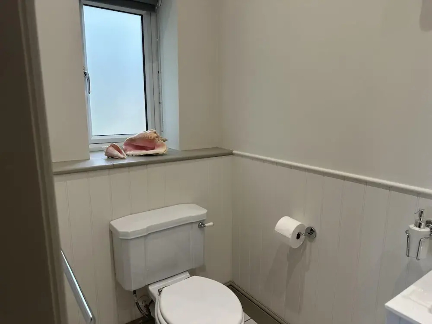 Lodge/ Kingbed/ Privg/ Petsok/ Freep/ Wifi