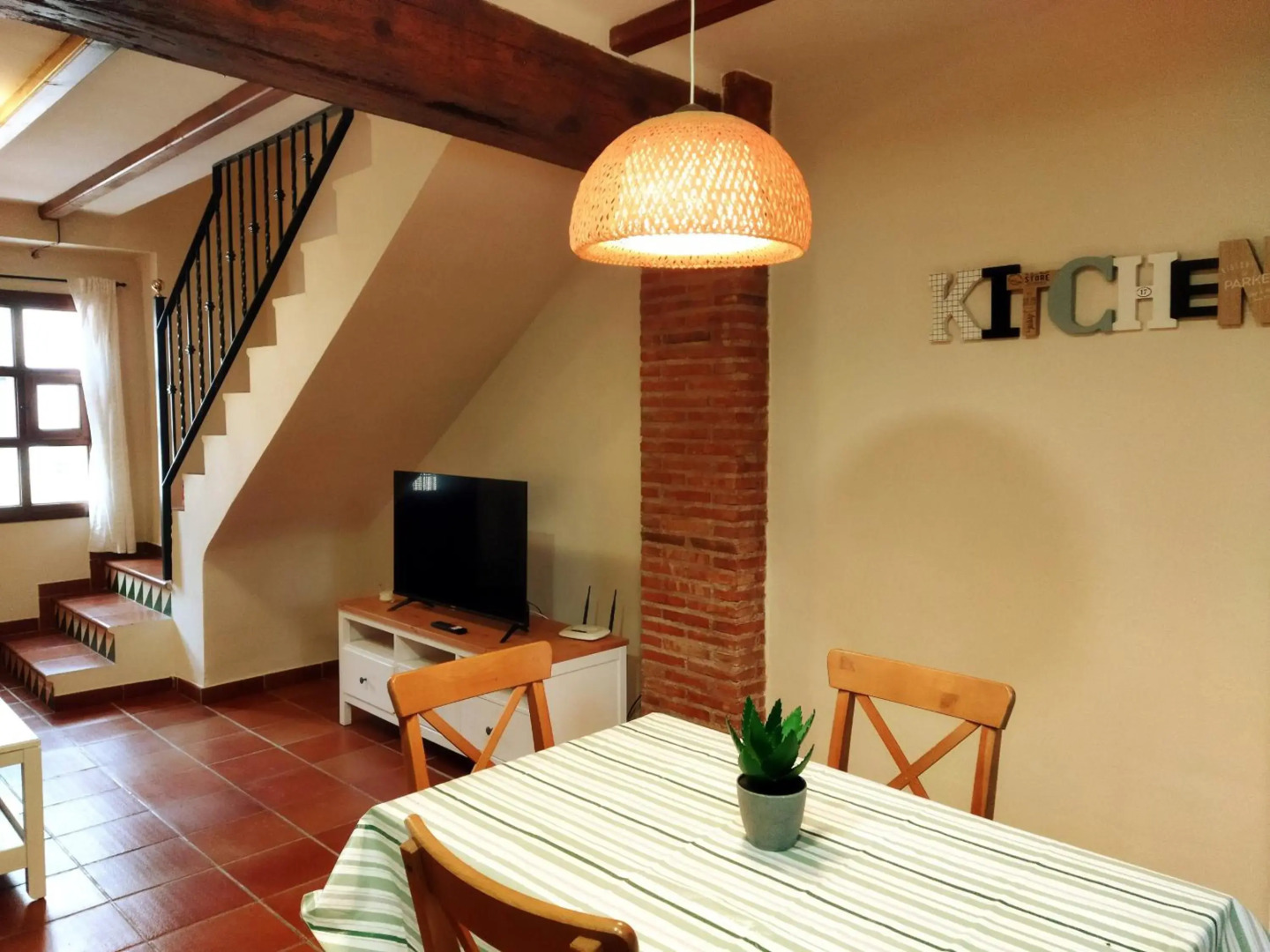 Masía de San Juan Casas Rurales con piscina y vistas a la montaña