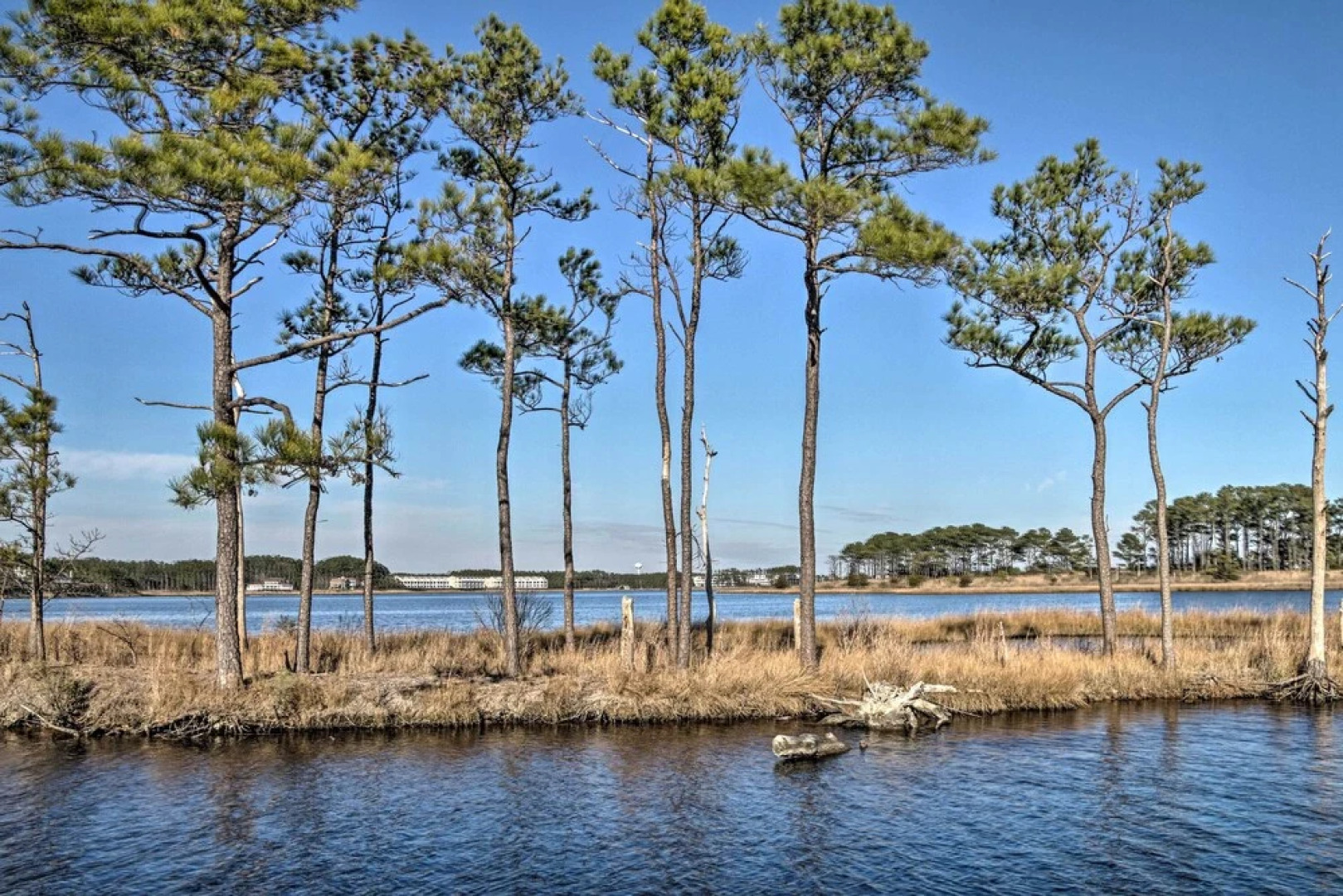 Townhome w/ Outdoor Shower < 1 Mile to Downtown
