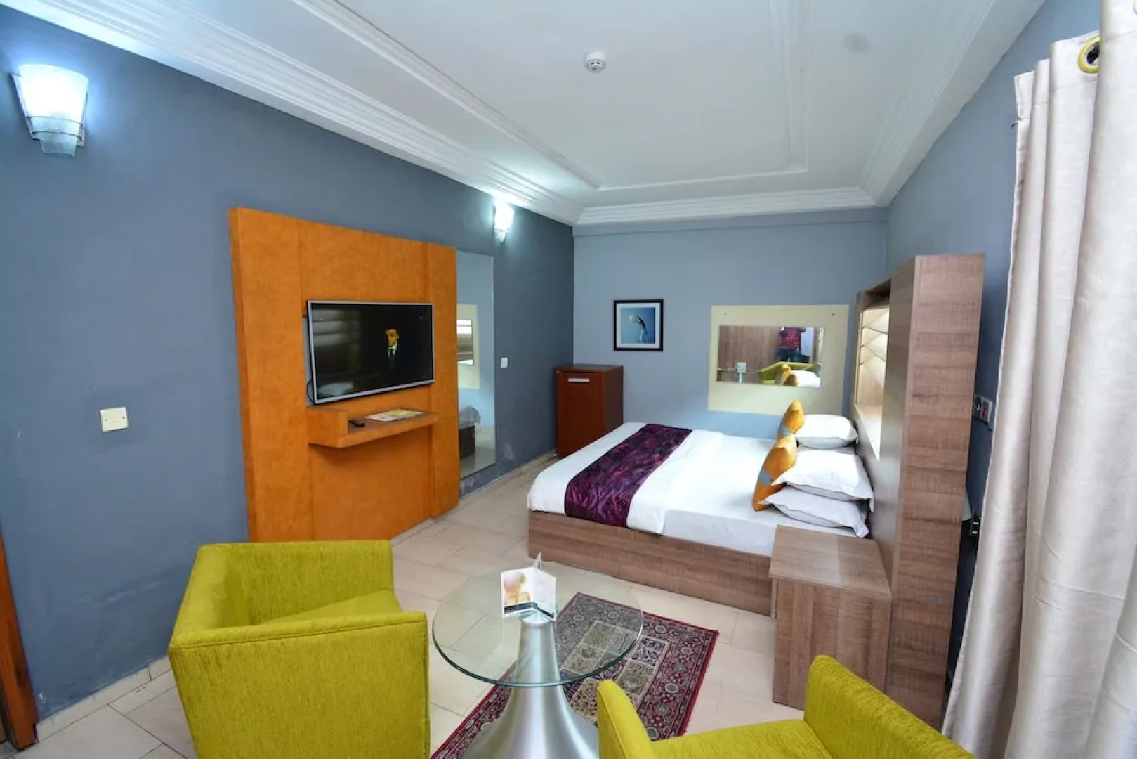 Signatious Hotel and Suites Delta