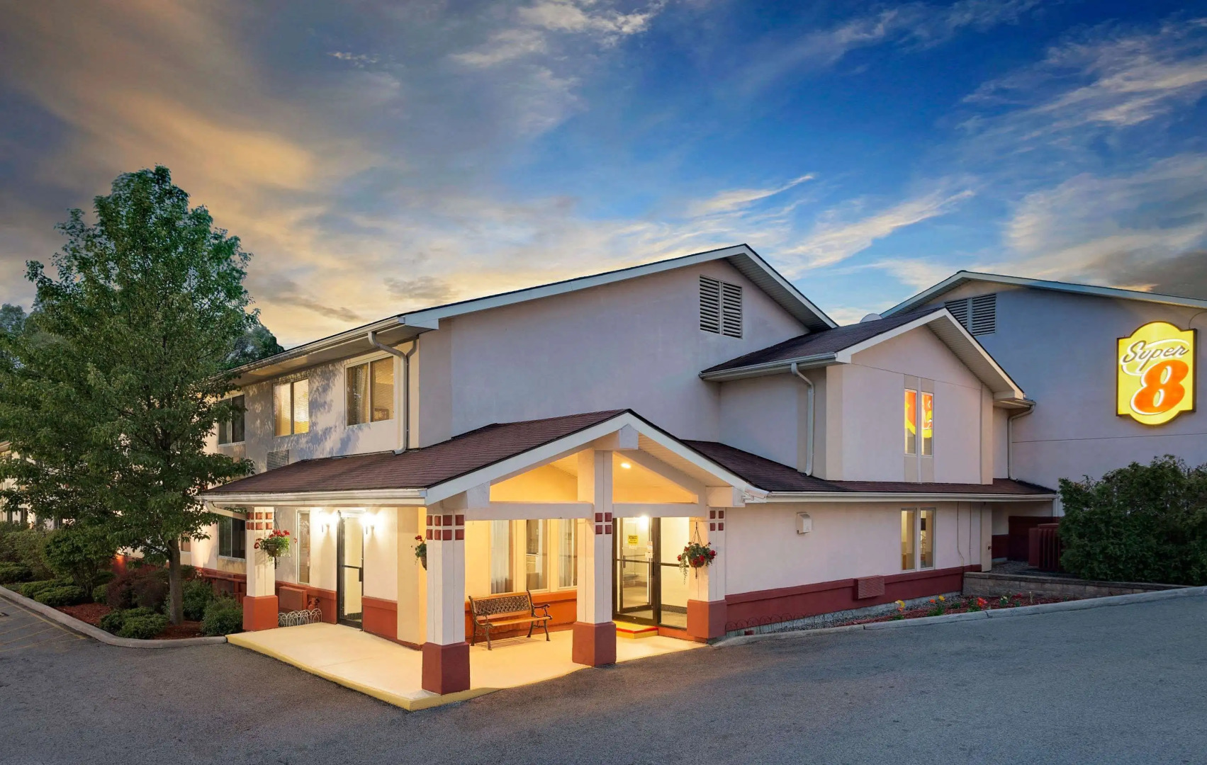 Super 8 by Wyndham Newburgh/West Point Near Stewart Airport