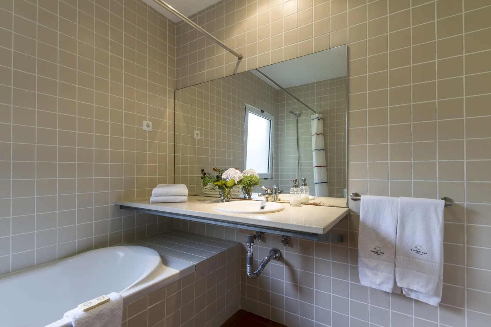 Furnas Lake Forest Living