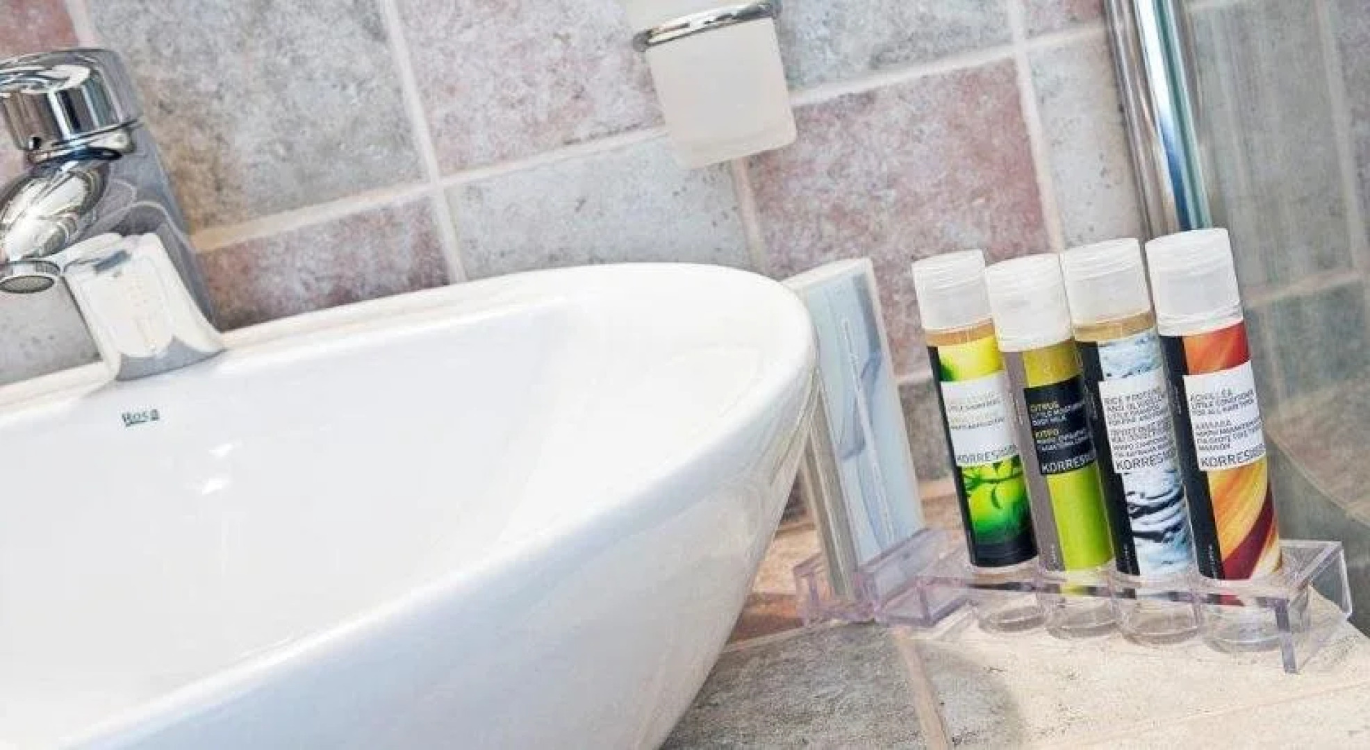 Kimolis Studios & Apartments