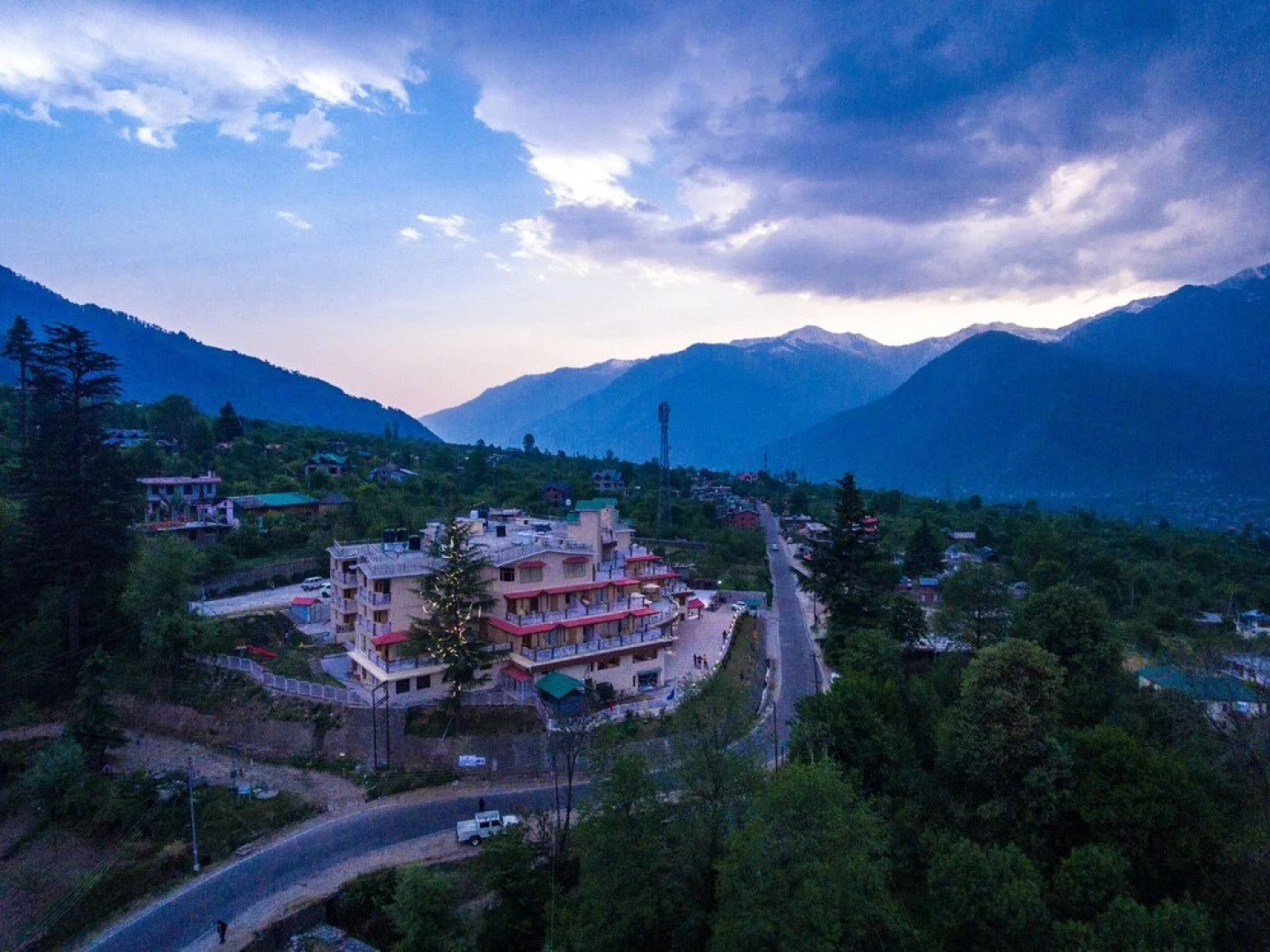 Anand Vardhan Resorts