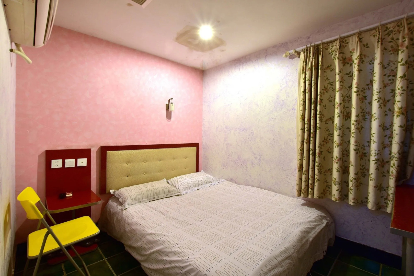 Shanghai Old West Gate Hostel