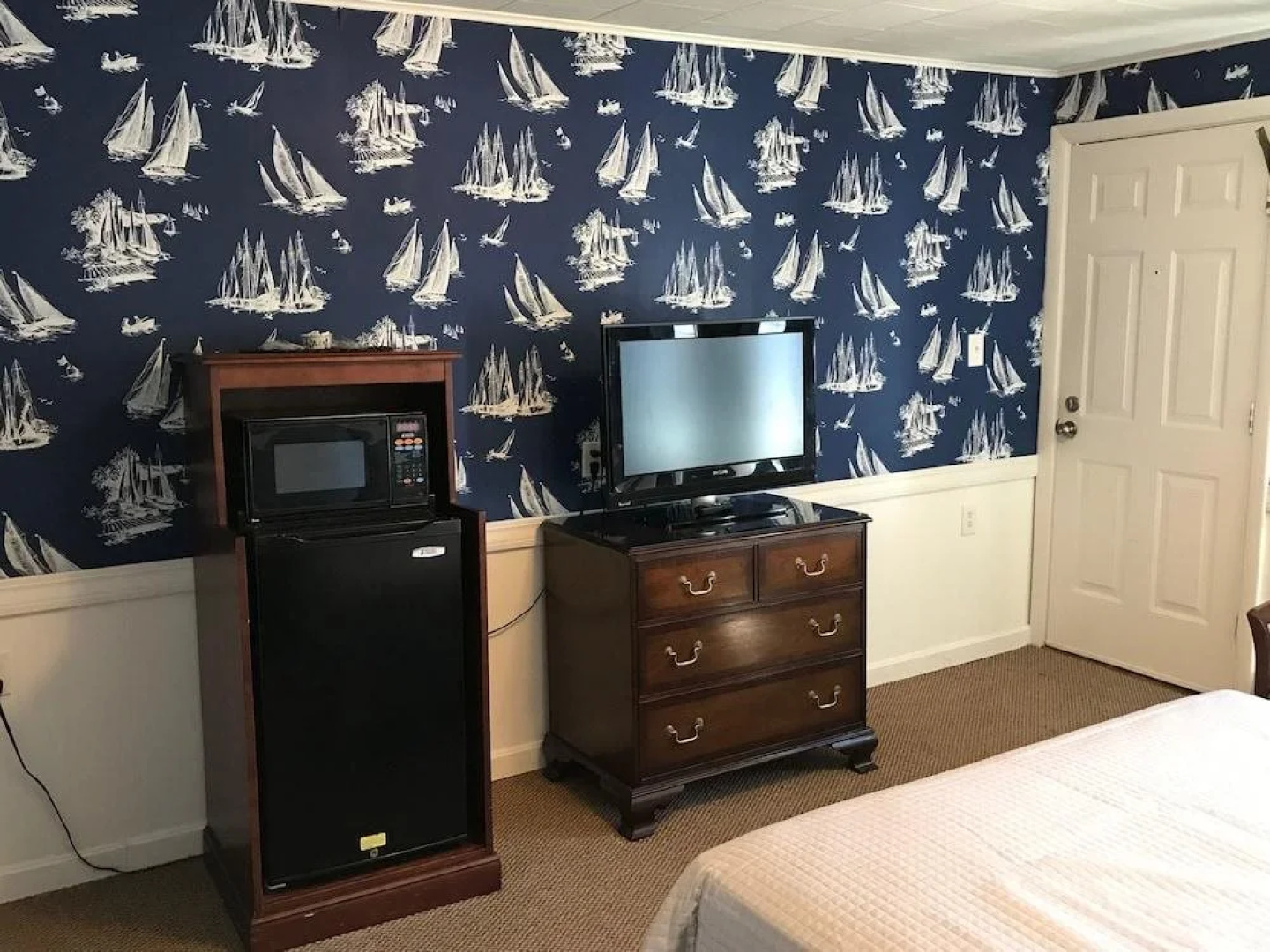 Admirals Ocean Inn