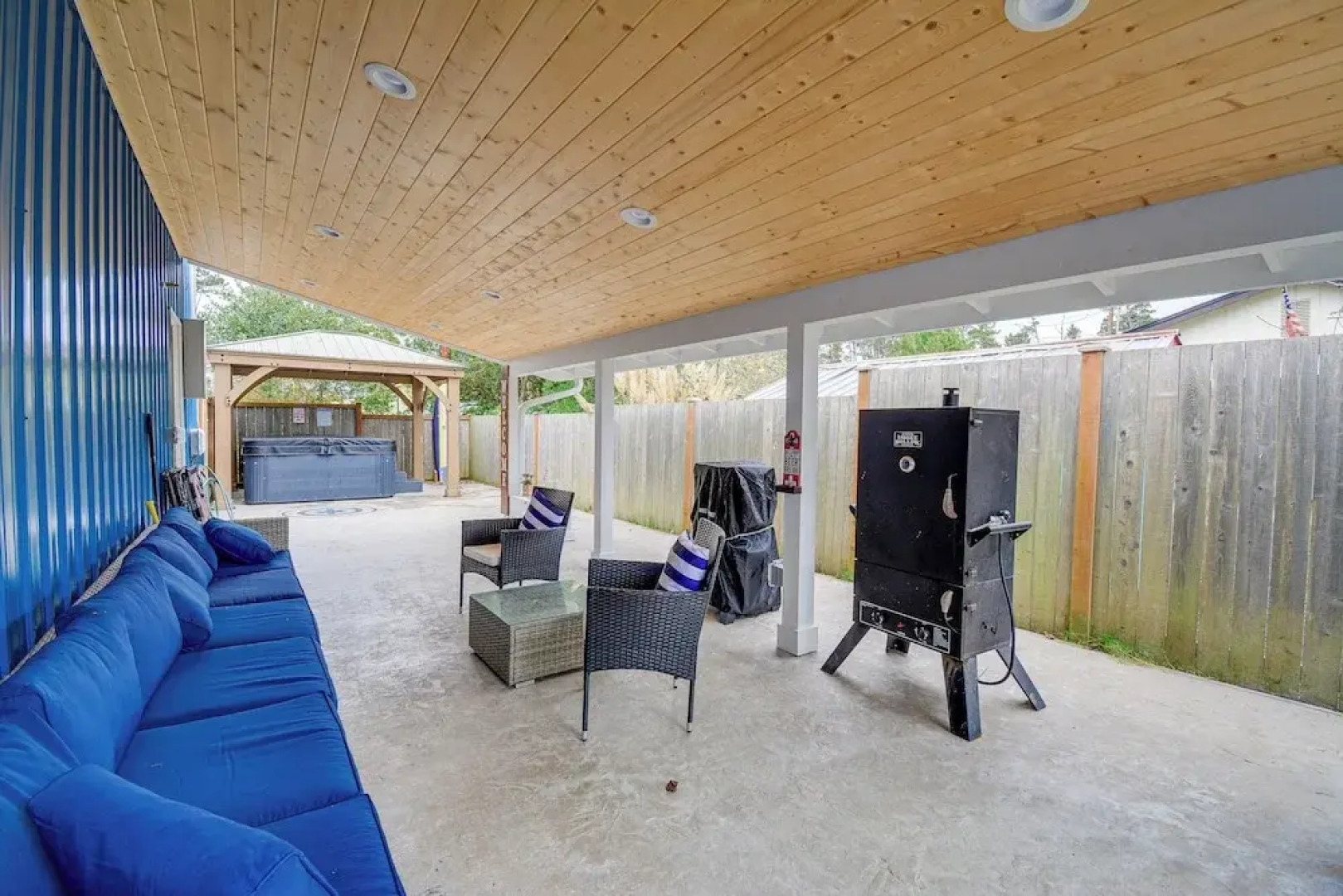 Westport Home w/ Hot Tub: 2 Blocks to Beach!