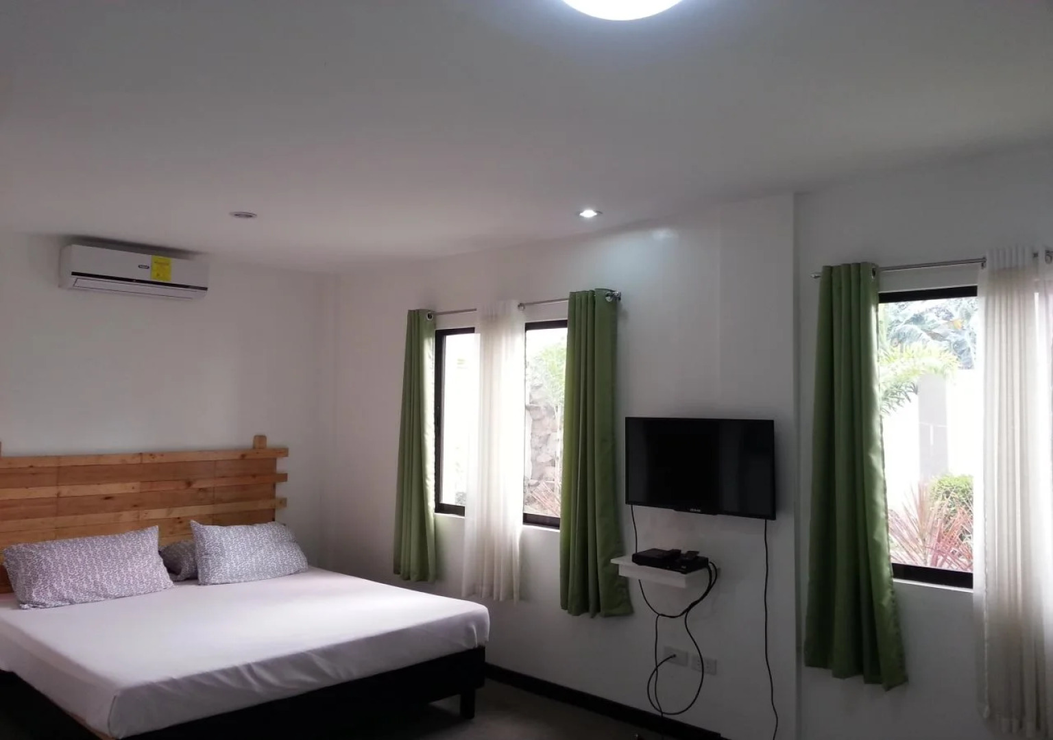 Modern Peak Suites and Private Resort