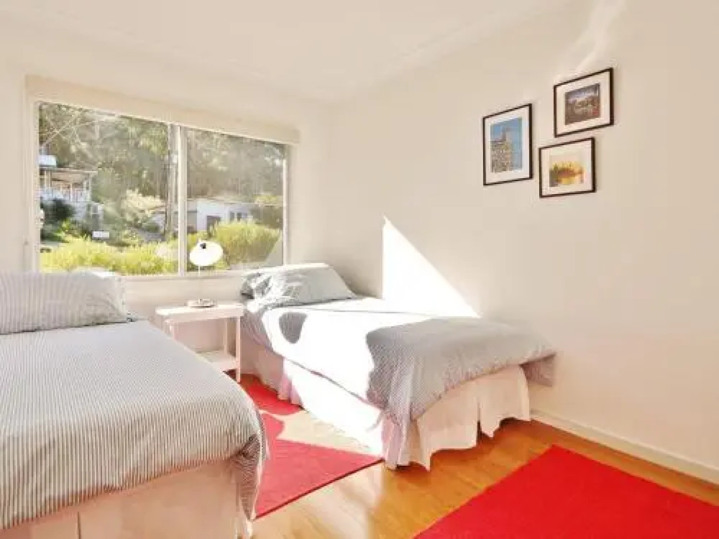 Elaine at Hyams 4pm Check Out Sundays