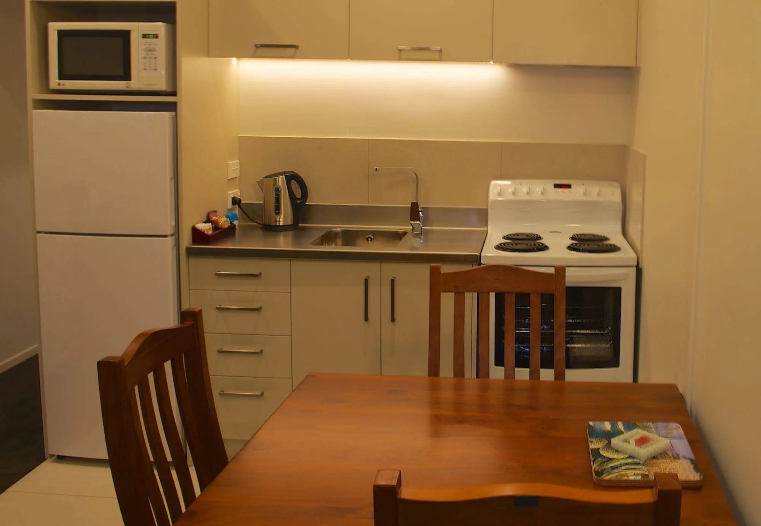 Bailey's At The Beach Motel