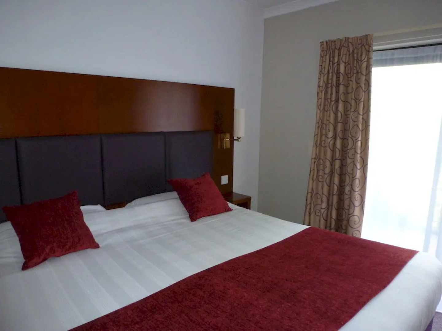 Cross Roads By Greene King Inns