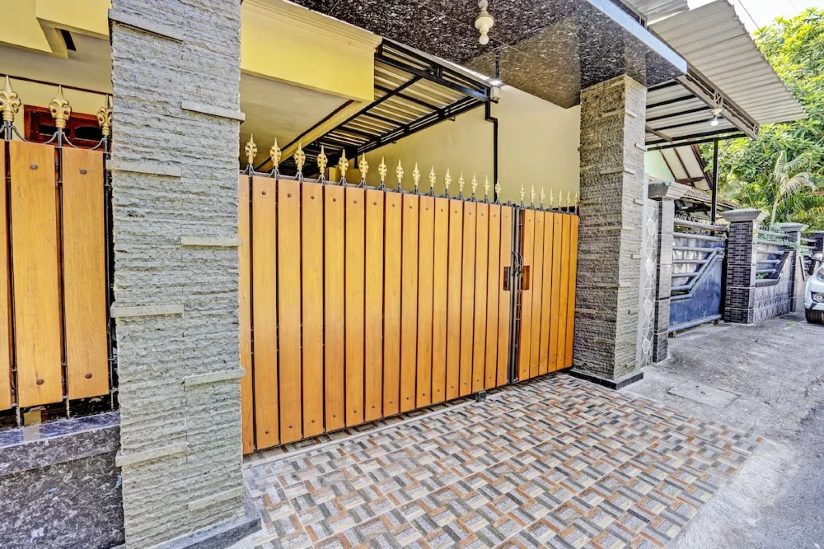 OYO Life 92785 Wisma Trubus  Syariah