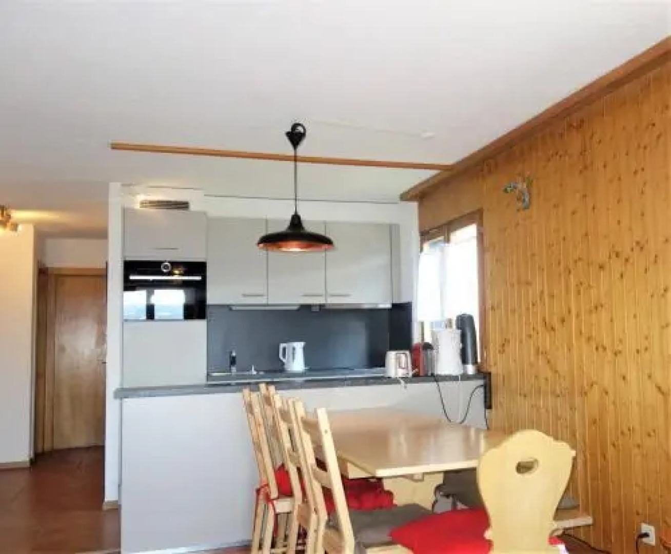 Iris CONFORTABLE & PLEASANT apartments