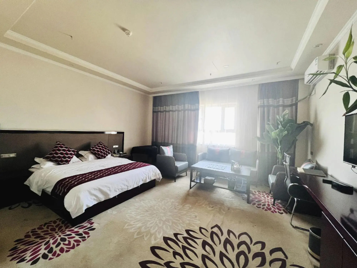 Baiwanjia Business Hotel