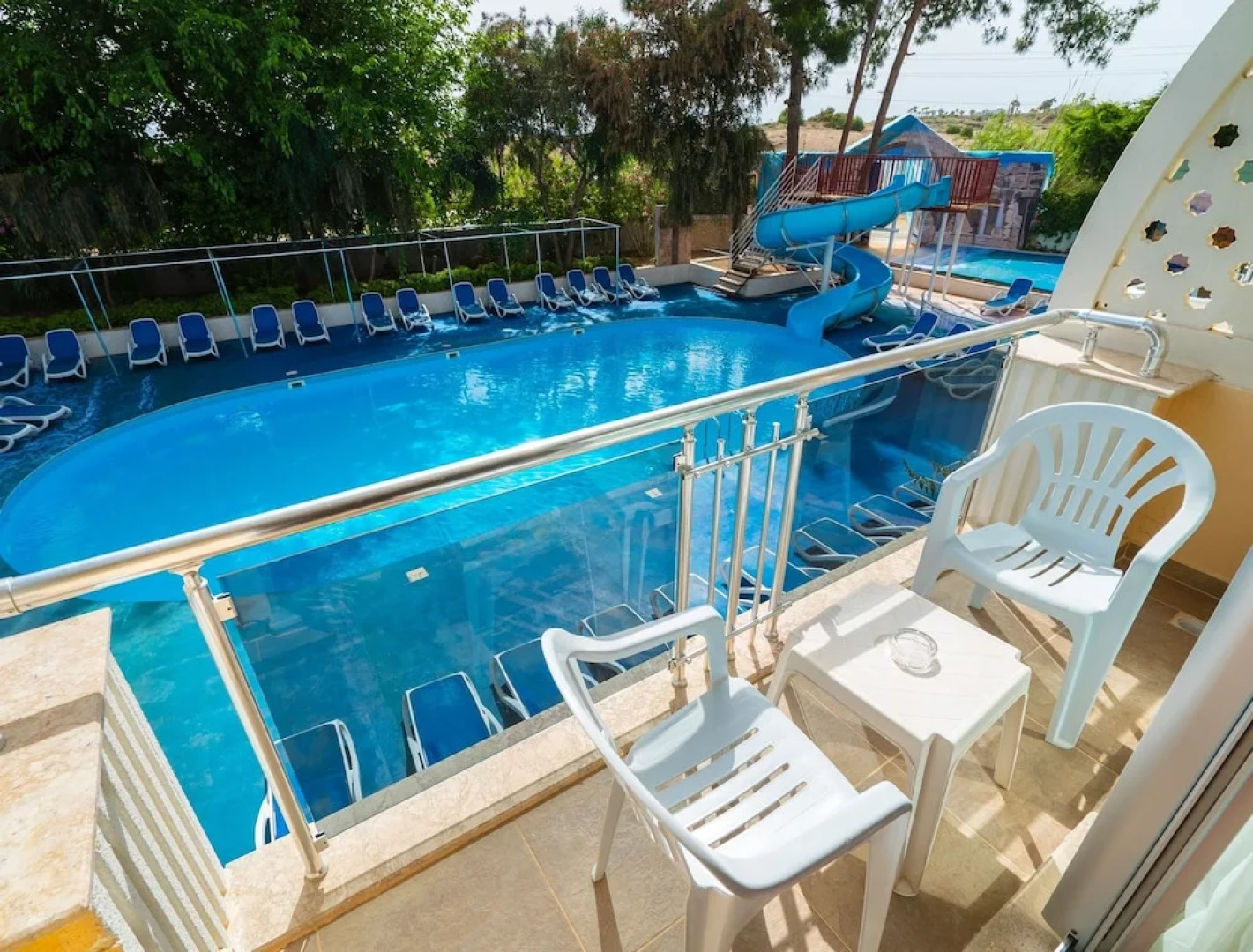 Aperion Beach  Hotel