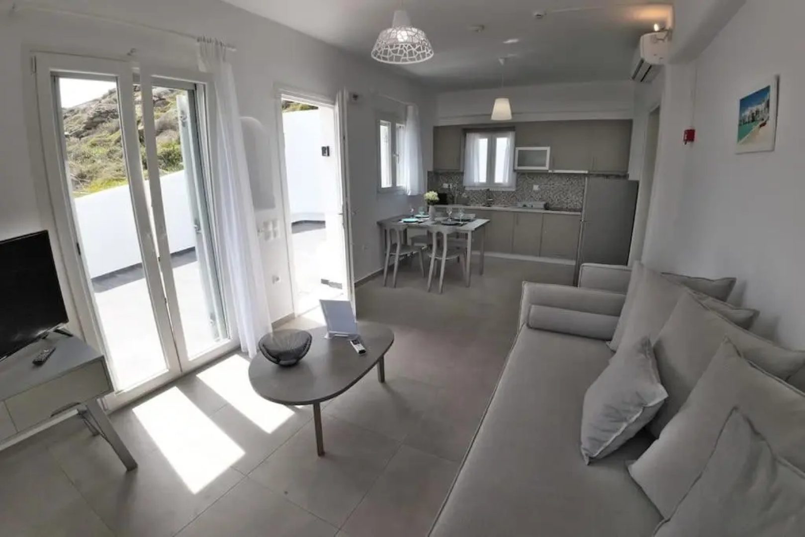 1Path Pelican Mykonos Super Paradise Beach House