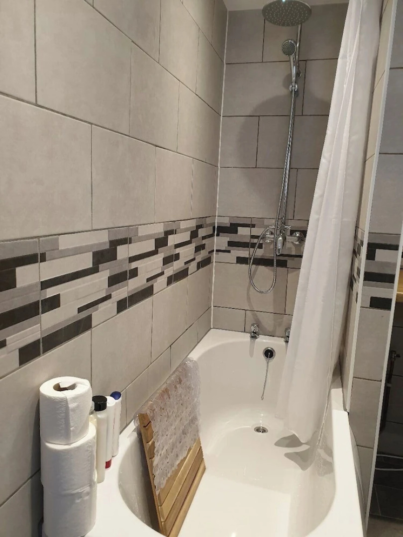 3br-sleeps6-petsok-off Road Parking-garden