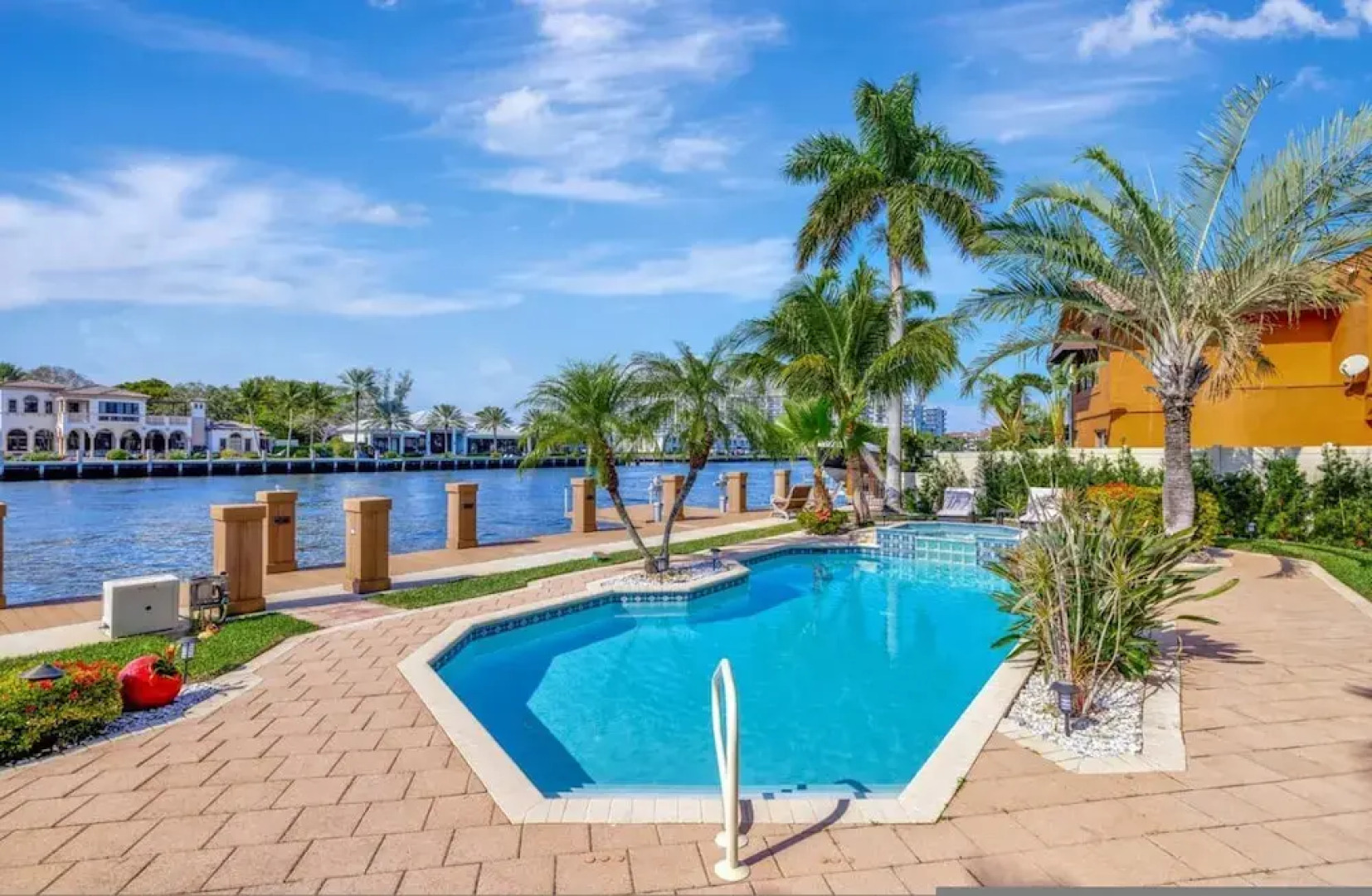 Serenity Villa Water Front