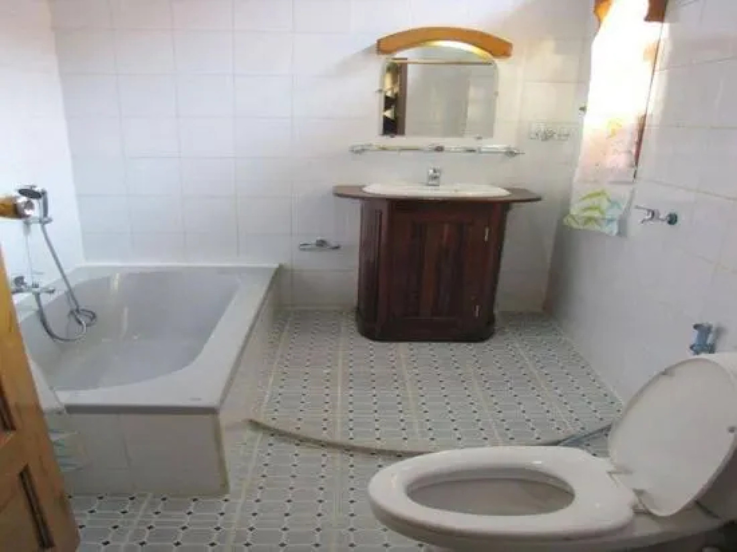 Sittwe Shwe Thazin Hotel