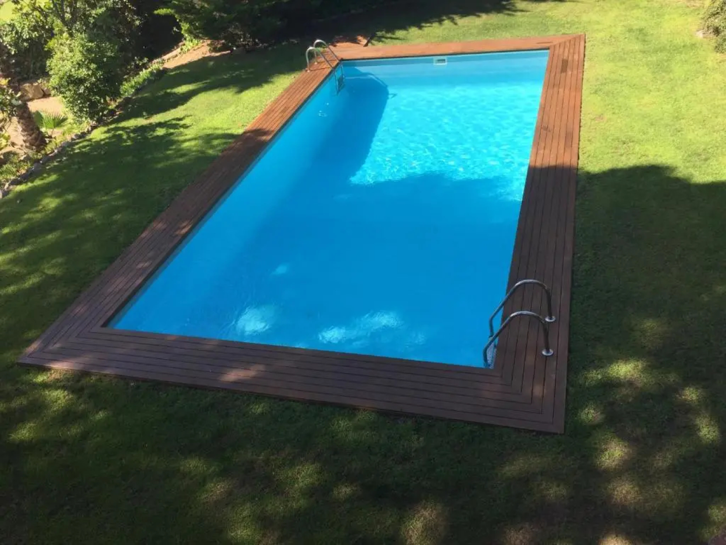 apartamento aislado jardín y piscina
