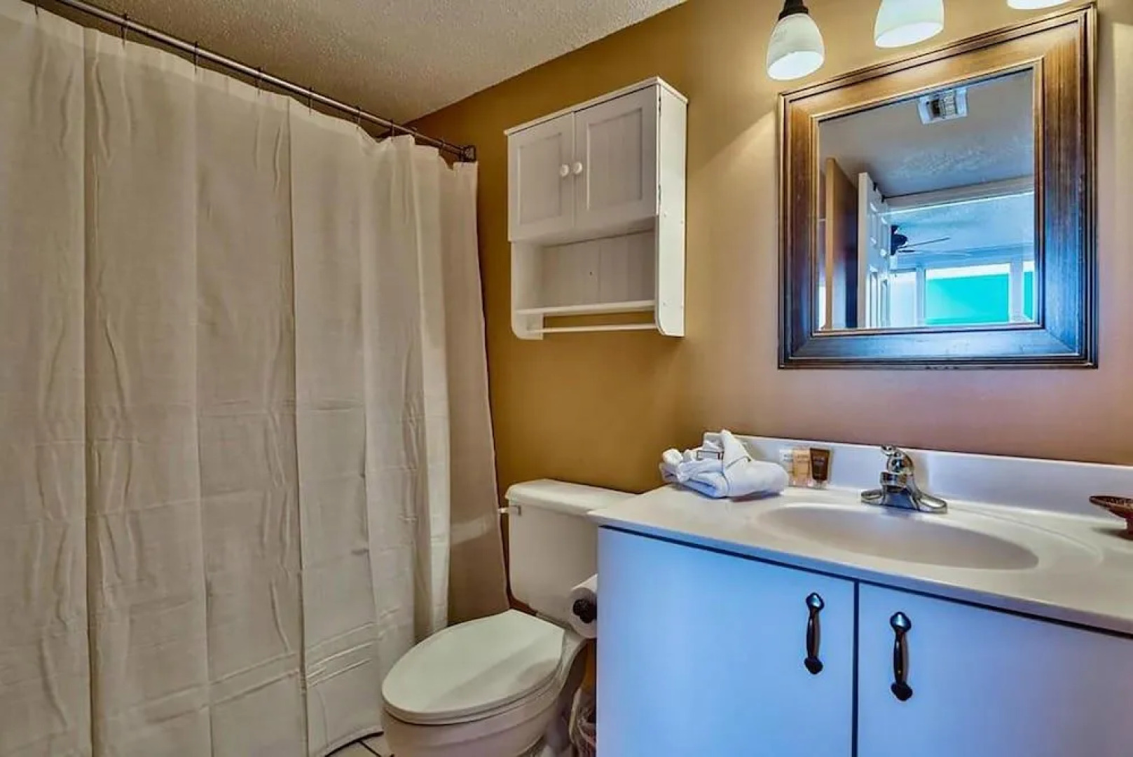 Pelican Beach Resort by Colasan