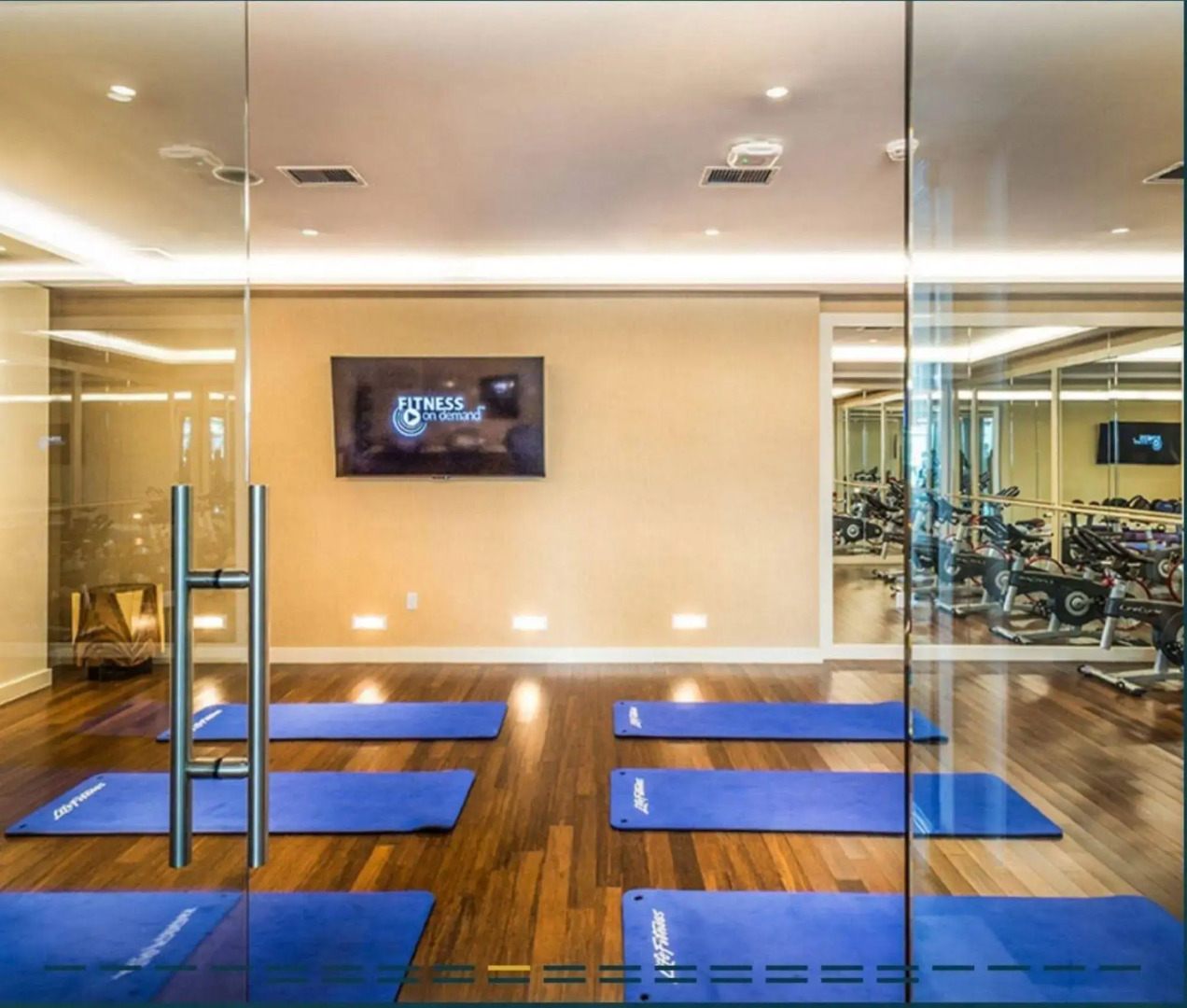 Global Luxury Suites at Newport