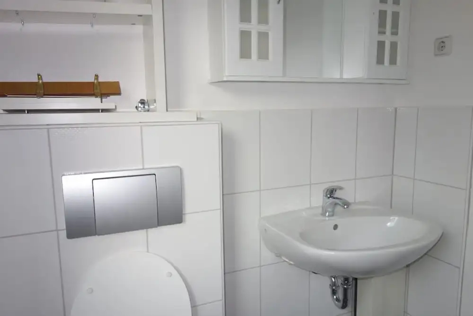 Tolstov-Hotels Large 3 Room Apartment with Garden
