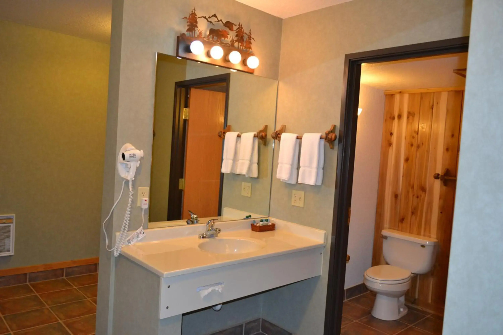 Crooked River Lodge