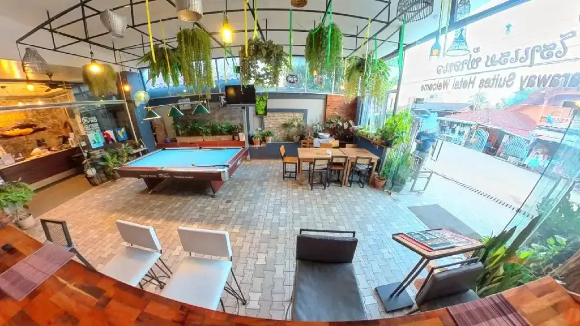 Faraway Suites - Hostel