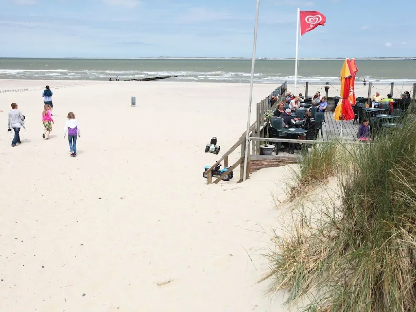 Detached, Well-kept Holiday Home With Wifi, Beach at 500 m